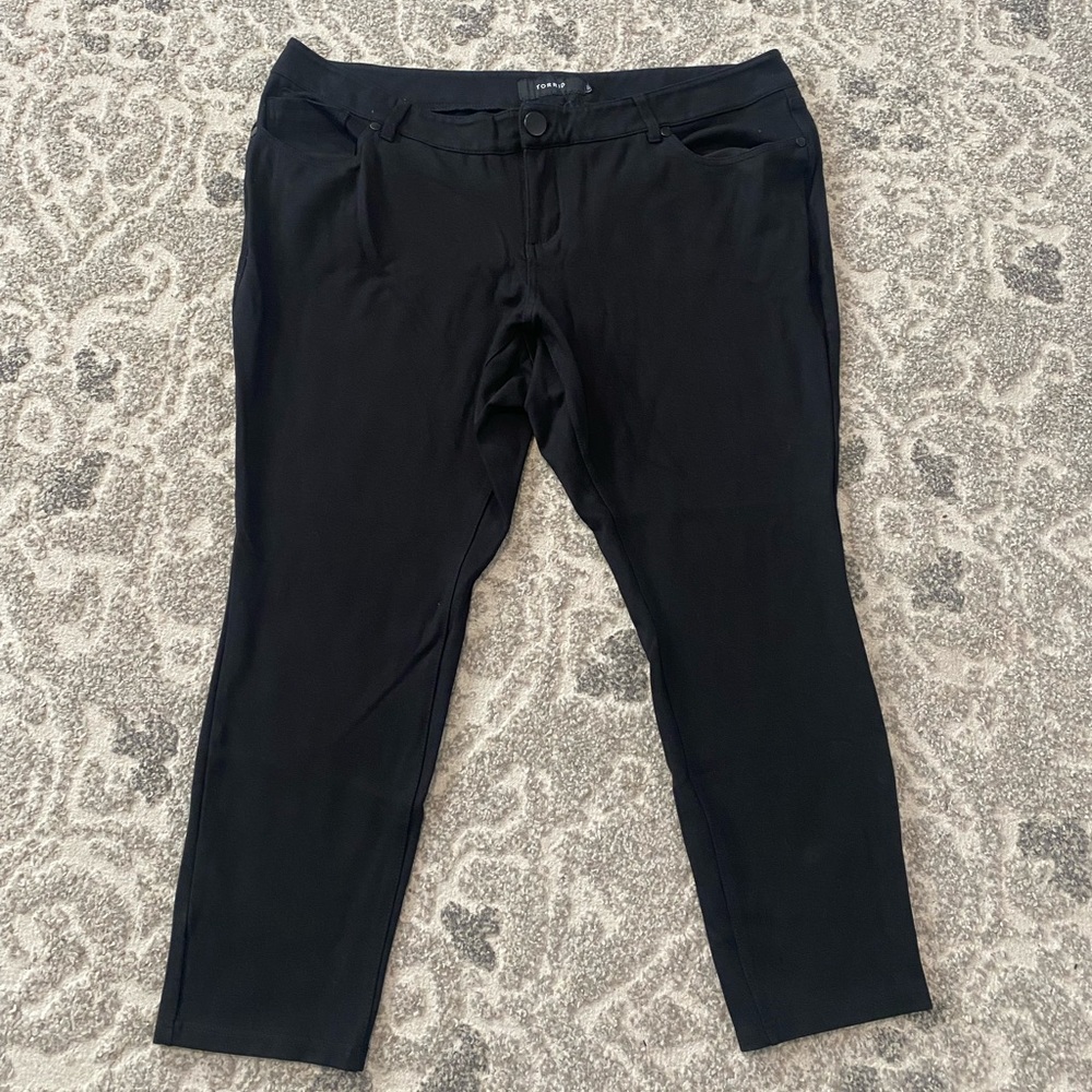 Torrid black short length Jeggings